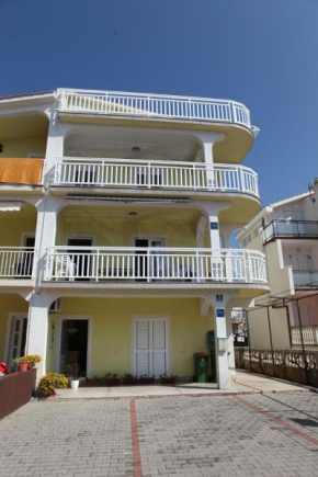 Apartmani Petricevic